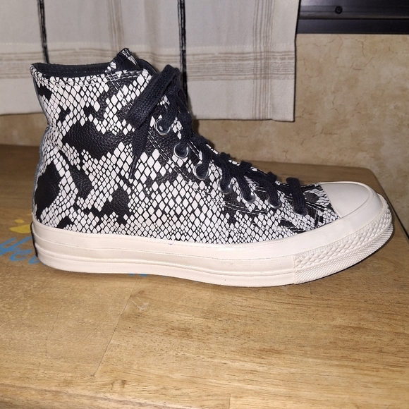 Converse Chuck Taylor Digital Daze Python Print High-Top Sneakers In A Size 8.5. - Picture 4 of 9